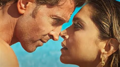 Hrithik Roshan & Deepika Padukones HOT lip